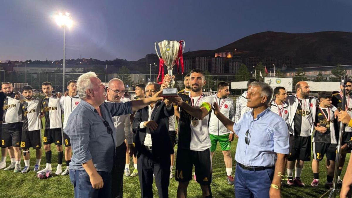 Turnuvaya Yakışmayan Final: 90 Dakikası Tamamlanamayan Büyük Maçta Kupa Hükmen Ağörenspor’un Oldu!